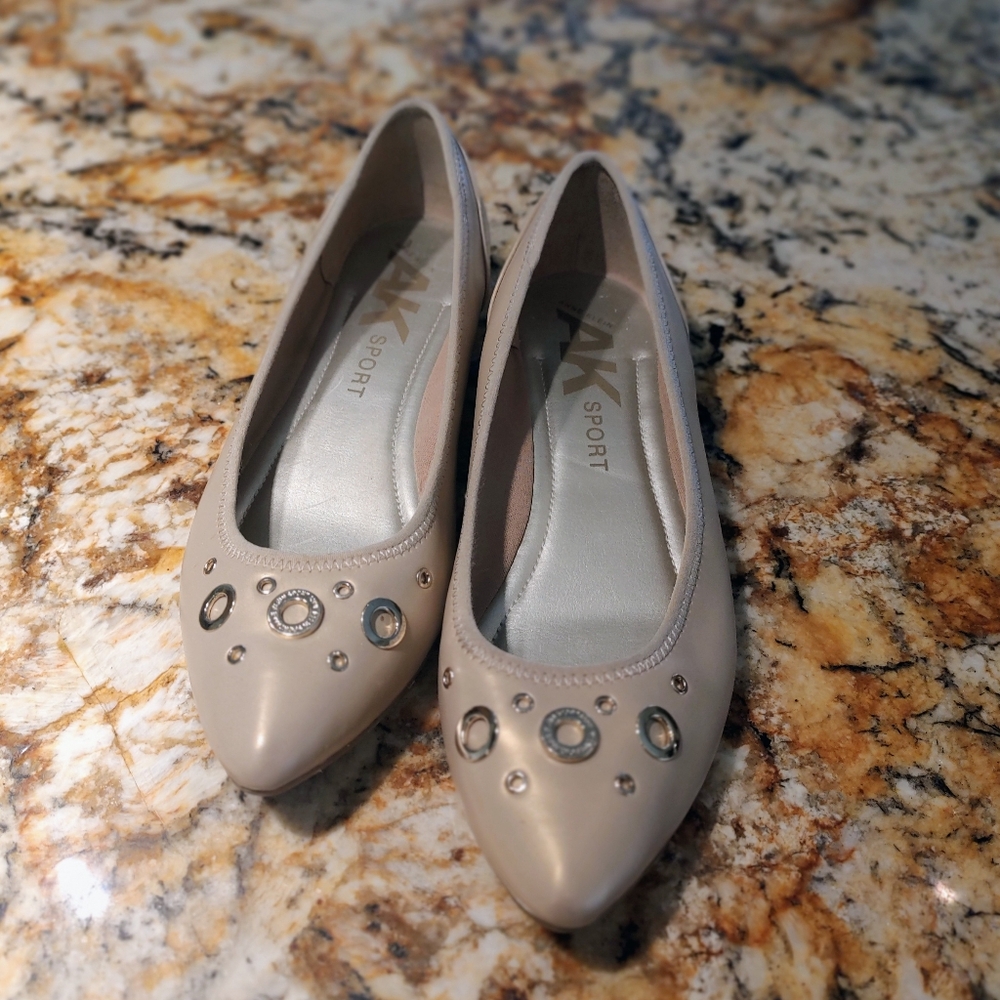 Anne Klein Sport Women's Flats Size 8.5 M.
